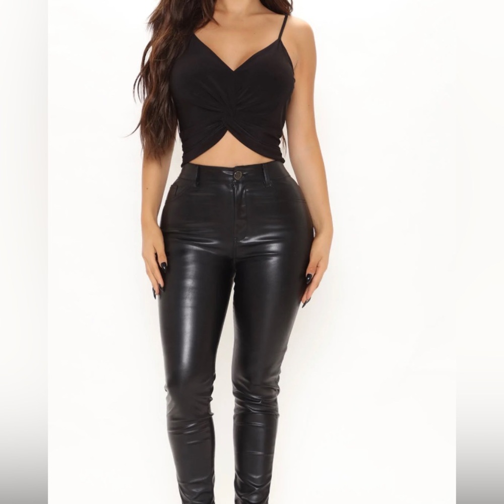 Twist front top